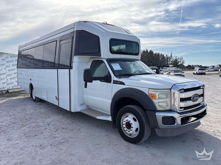 2013-ford-f550-image-2