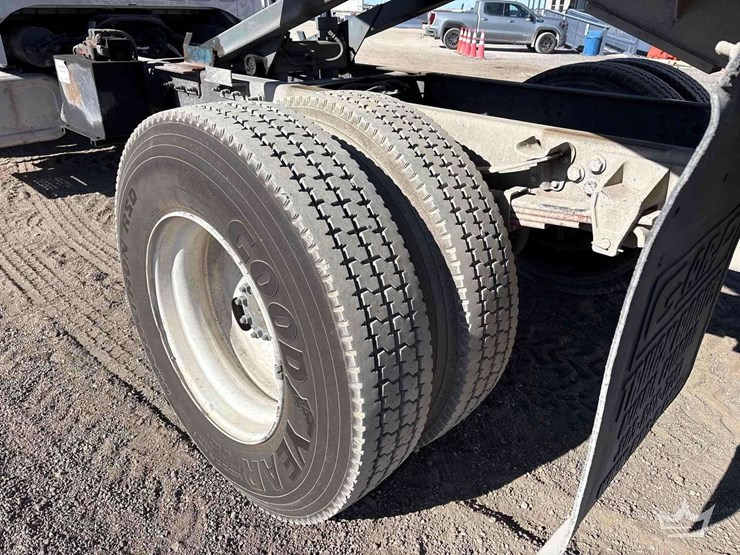 2017-ford-f650-image-7