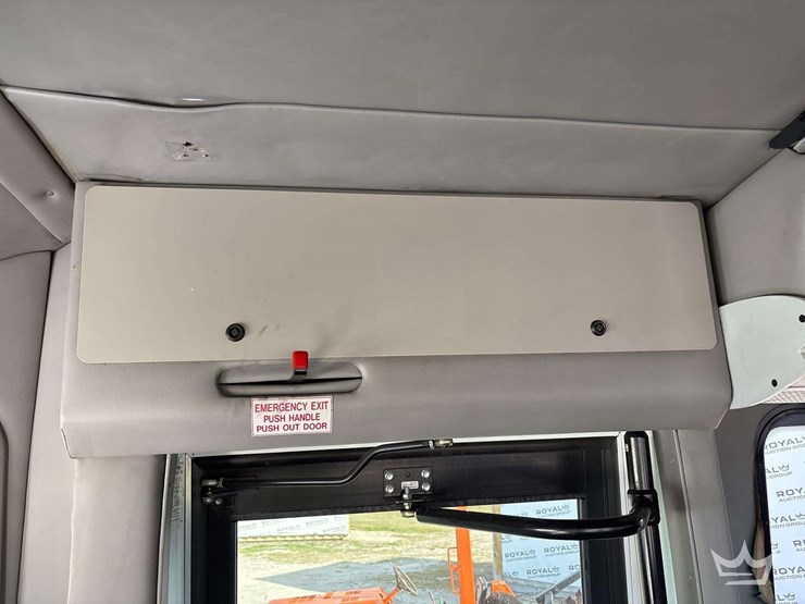 2013-ford-f550-image-22