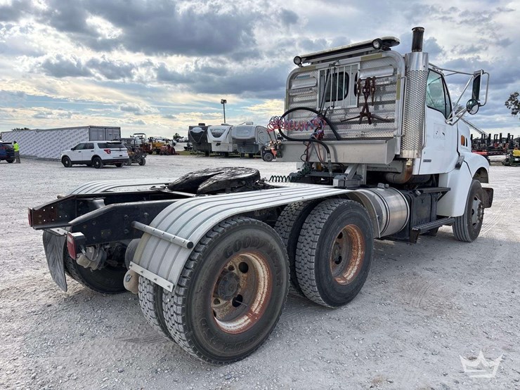 2003-sterling-l9500-image-3