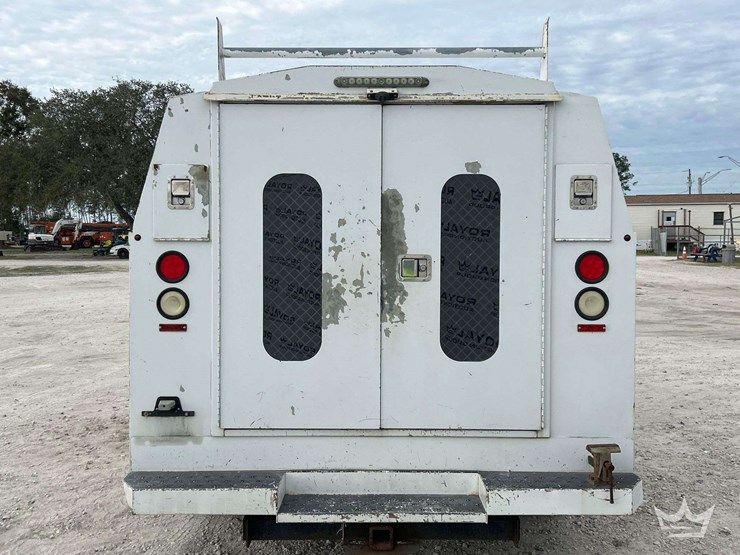 2006-ford-e350-image-27