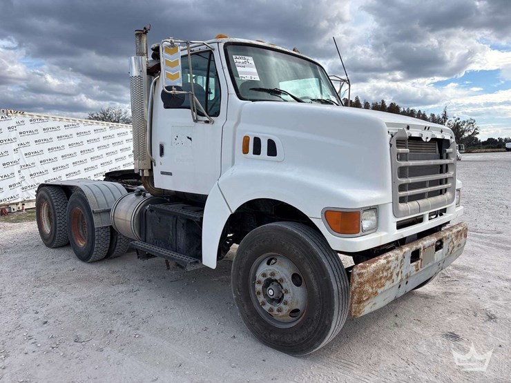 2003-sterling-l9500-image-2