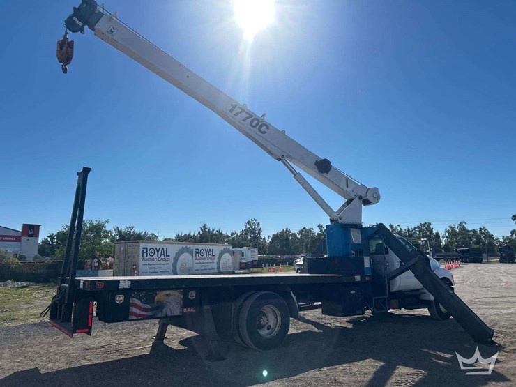 2009-ford-f750-image-3