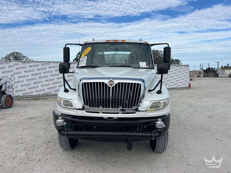 2018-international-durastar-4300-image-23
