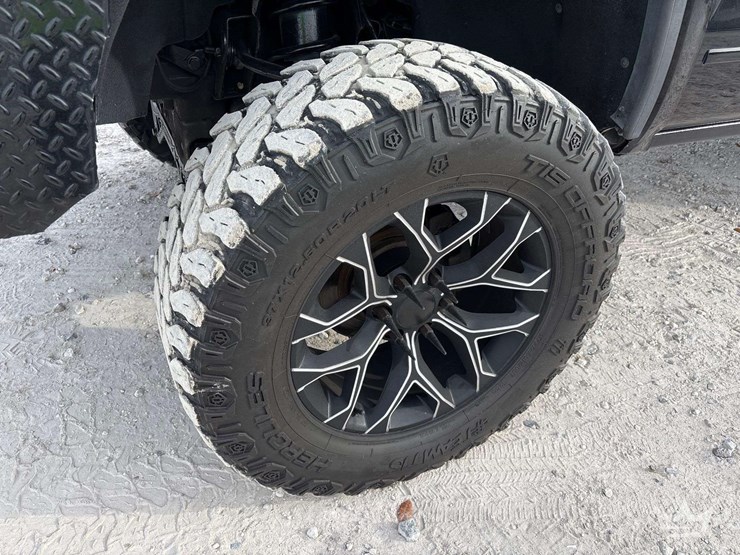 2017-gmc-sierra-1500-image-32