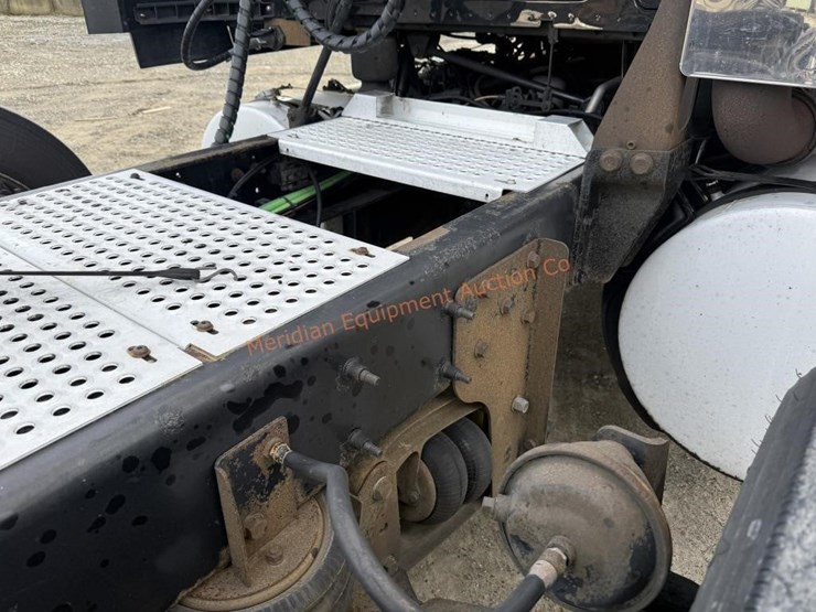 international-prostar-image-26