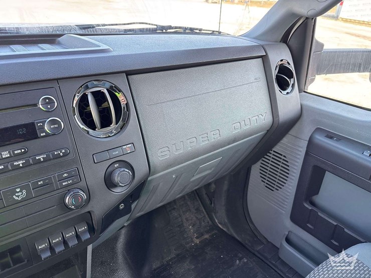 2013-ford-f550-image-38