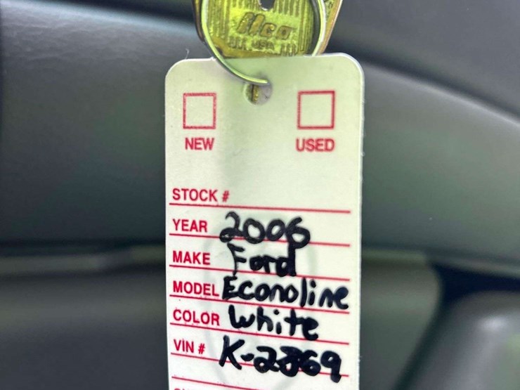 2006-ford-e350-image-30