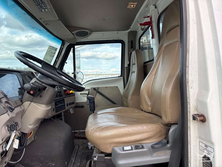 2003-sterling-l9500-image-21