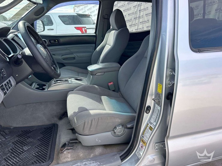 2010-toyota-tacoma-image-12