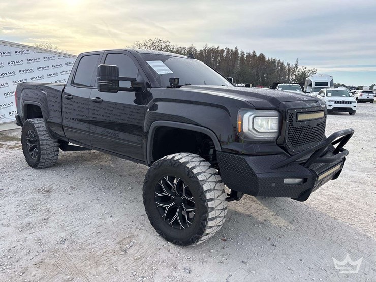 2017-gmc-sierra-1500-image-2