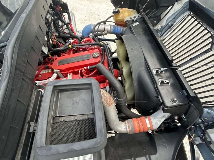 2018-international-durastar-4300-image-9