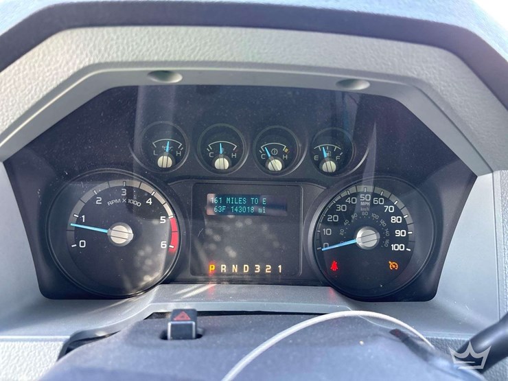 2013-ford-f550-image-36