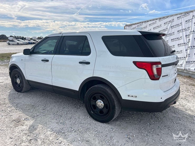 2016-ford-explorer-image-4