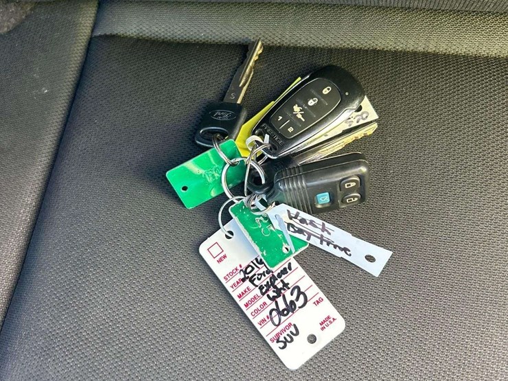 2016-ford-explorer-image-23