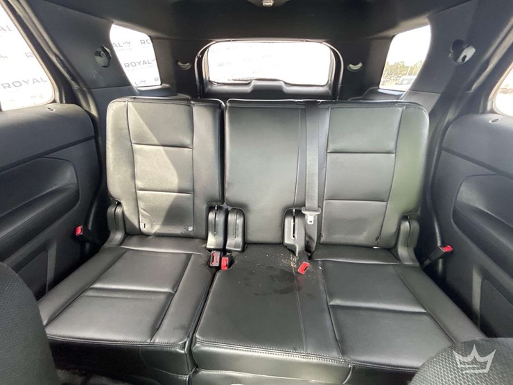 2016-ford-explorer-image-15