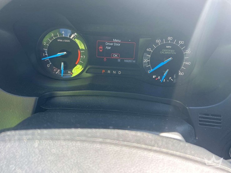 2016-ford-explorer-image-14