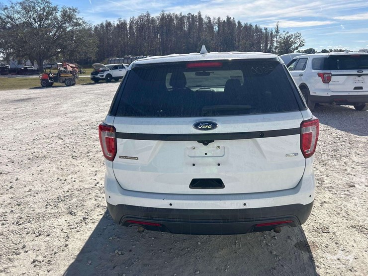 2016-ford-explorer-image-20