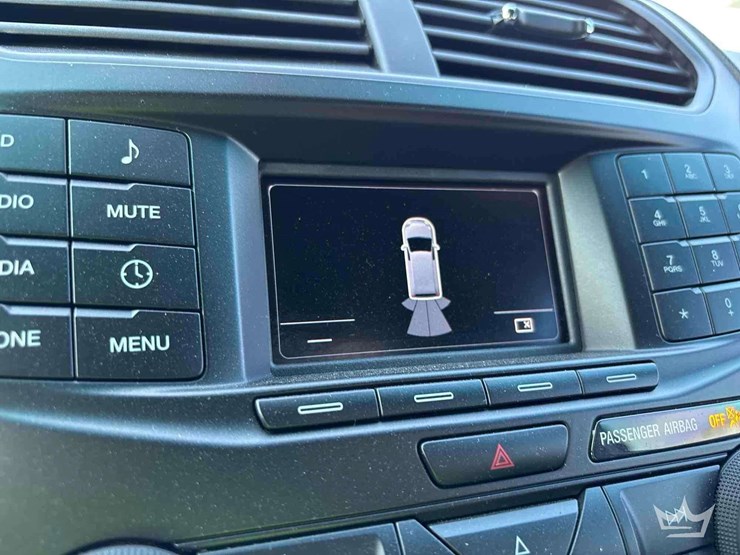 2016-ford-explorer-image-18