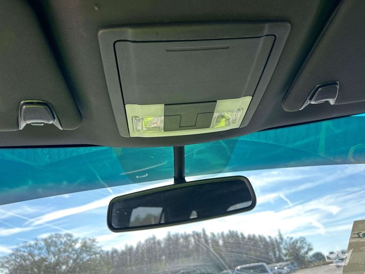 2015-ford-explorer-image-18