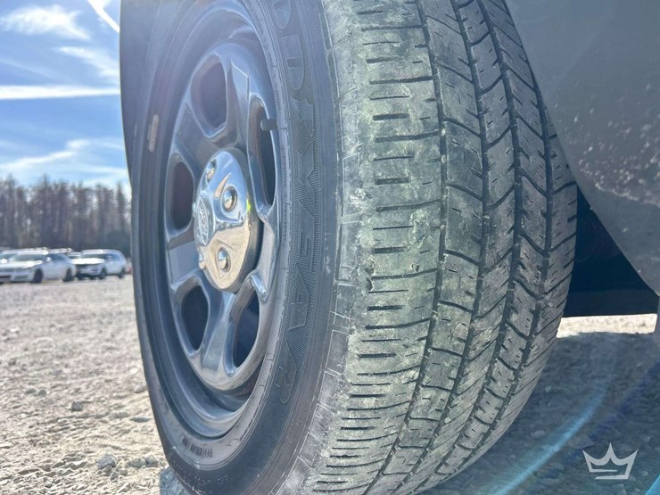 2015-ford-explorer-image-22