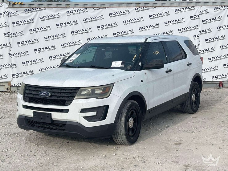 2016-ford-explorer-image-1