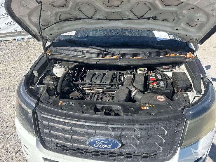 2016-ford-explorer-image-9
