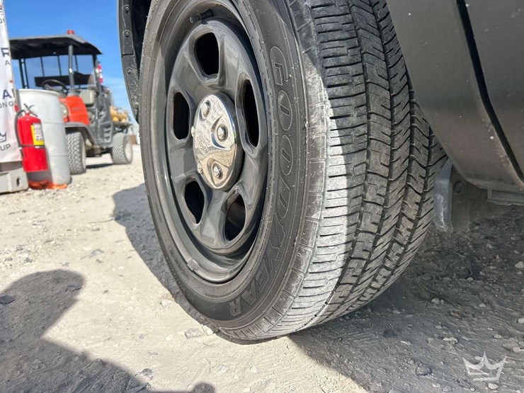 2015-ford-explorer-image-25