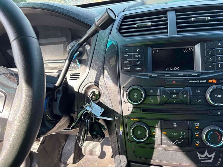 2016-ford-explorer-image-15