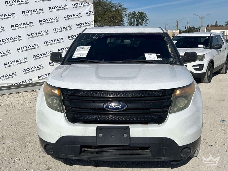 2015-ford-explorer-image-27