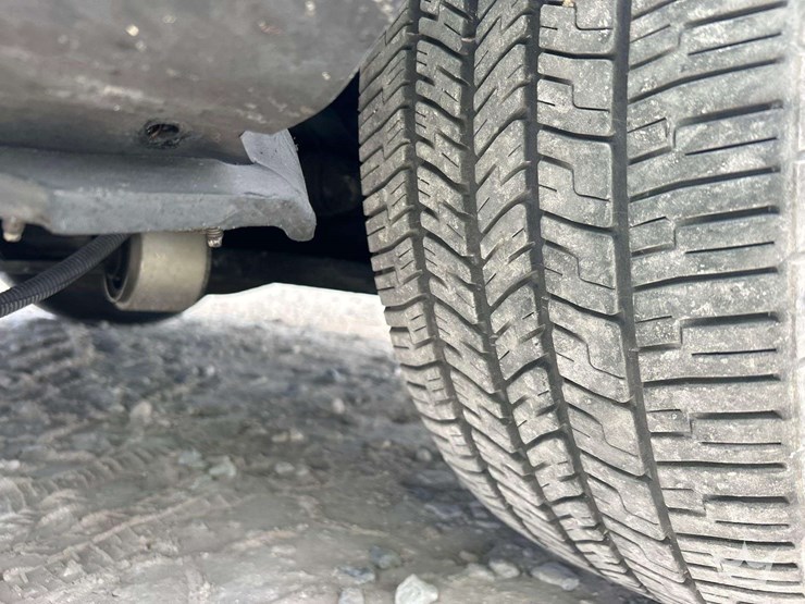 2016-ford-explorer-image-21