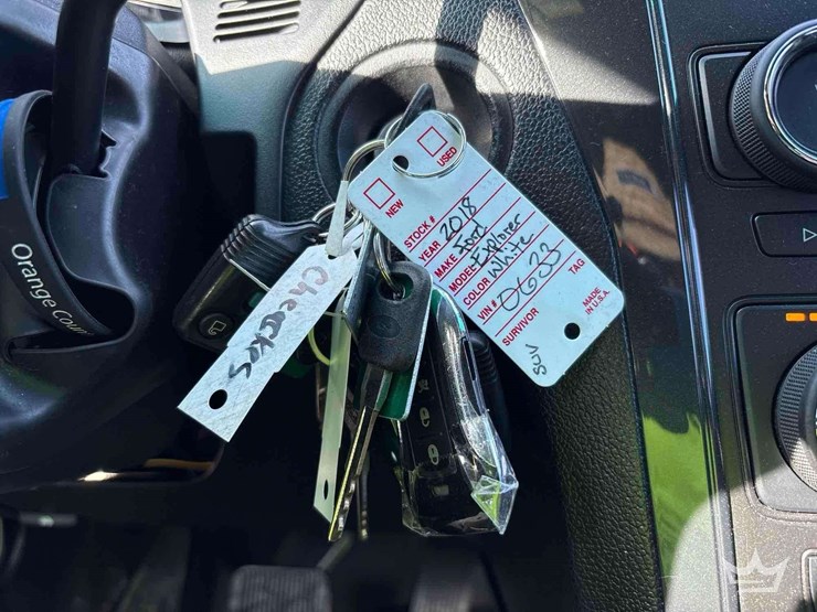 2016-ford-explorer-image-30