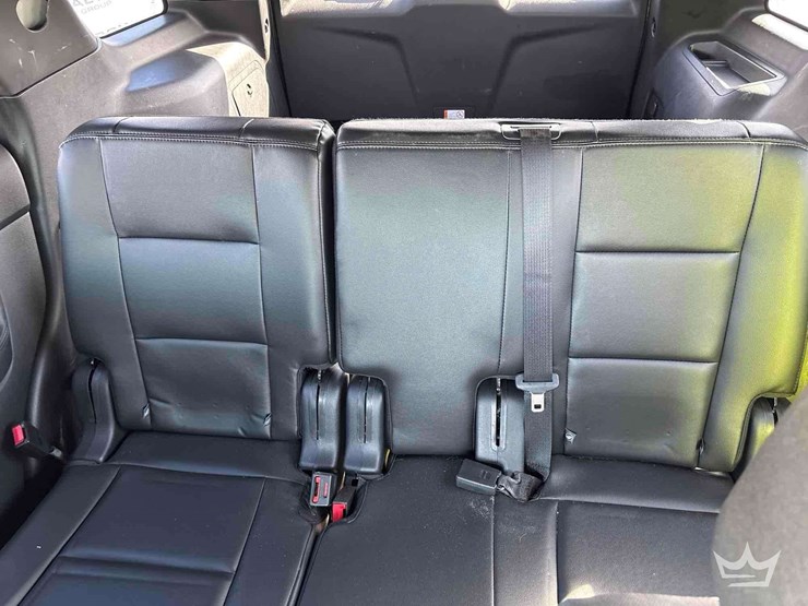 2016-ford-explorer-image-21