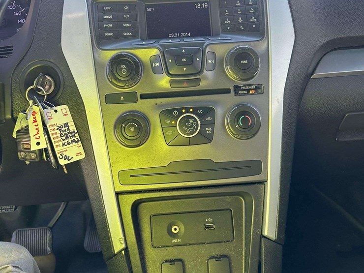 2015-ford-explorer-image-17