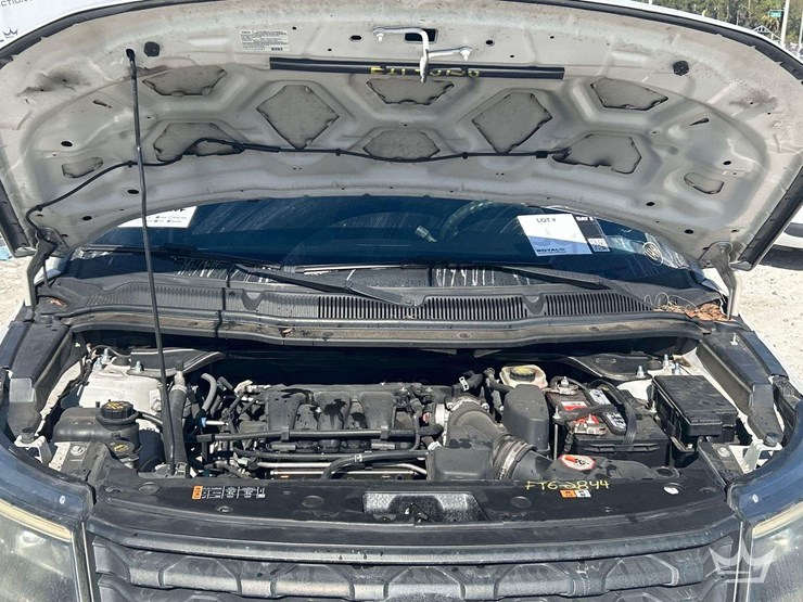 2016-ford-explorer-image-9