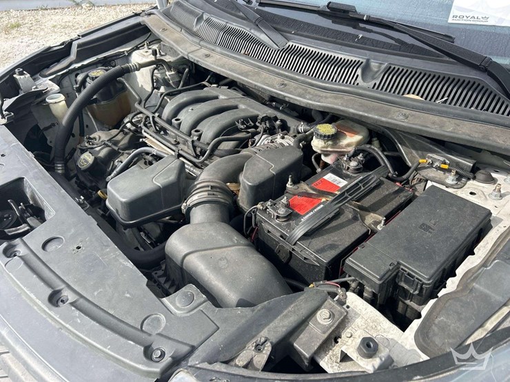 2016-ford-explorer-image-7