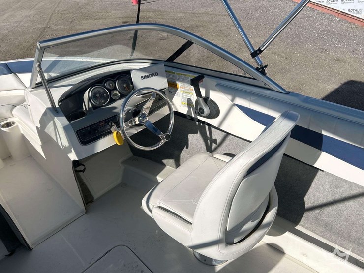 2014-bayliner-180-boat-with-t/a-boat-trailer-image-16