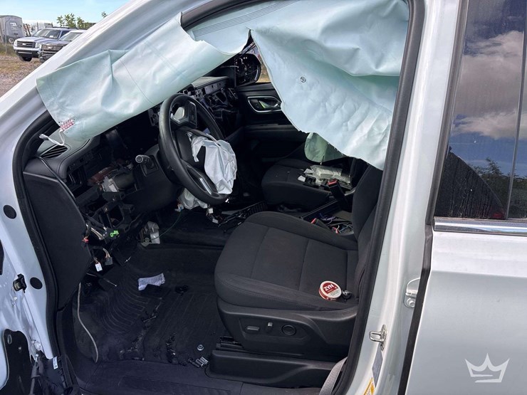 2024-chevrolet-tahoe-image-5