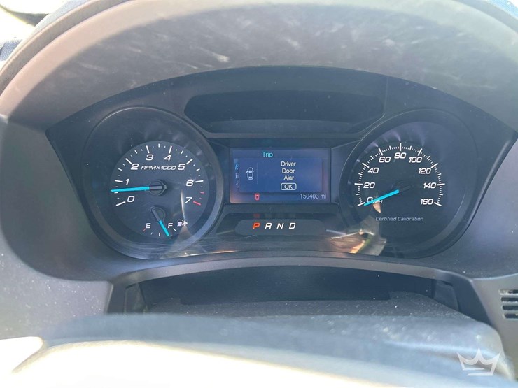 2015-ford-explorer-image-16