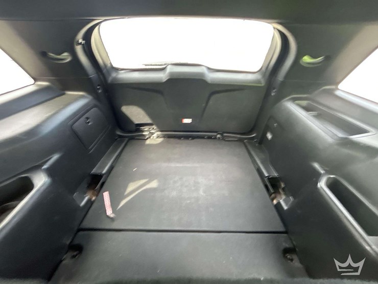 2016-ford-explorer-image-18