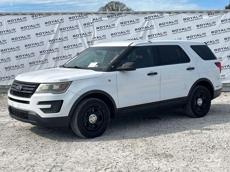2016-ford-explorer-image-1