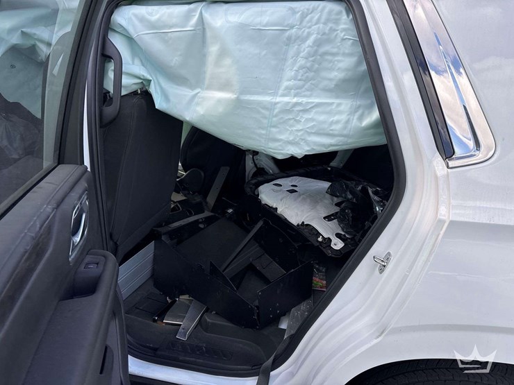 2024-chevrolet-tahoe-image-11