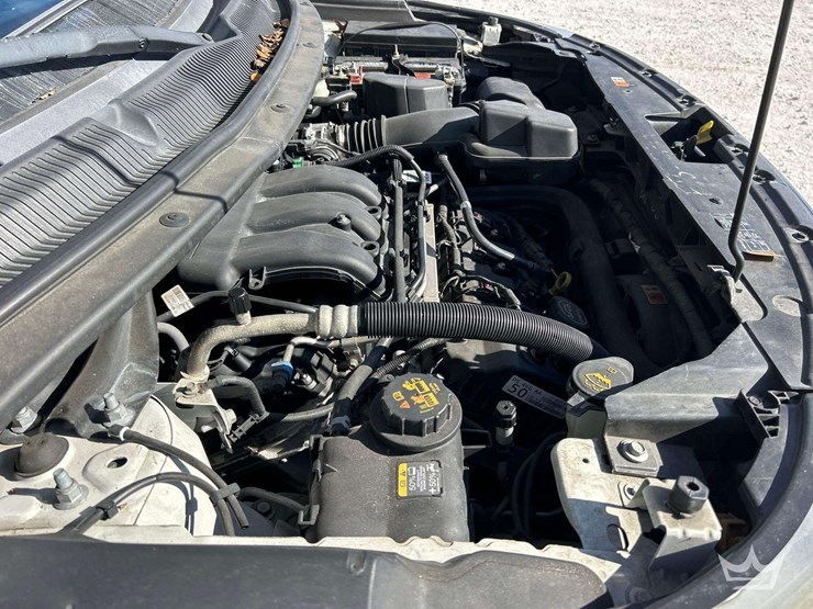 2015-ford-explorer-image-9