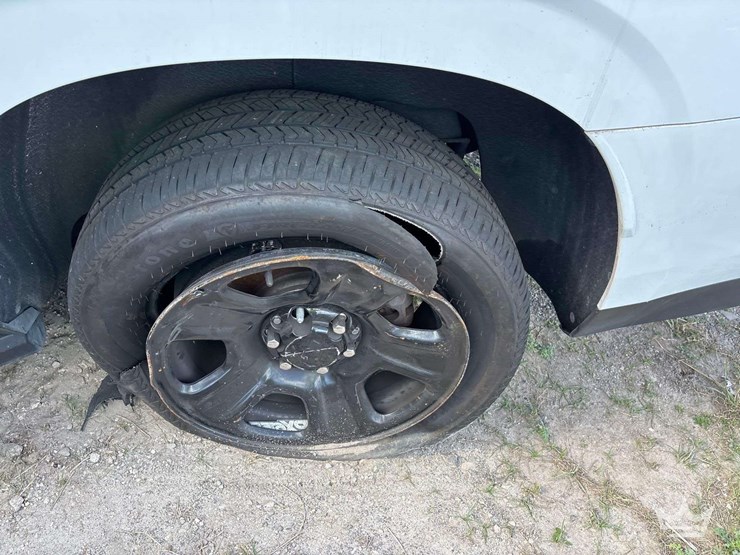 2024-chevrolet-tahoe-image-13