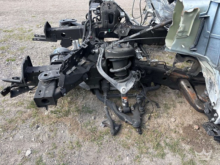 2024-chevrolet-tahoe-image-14