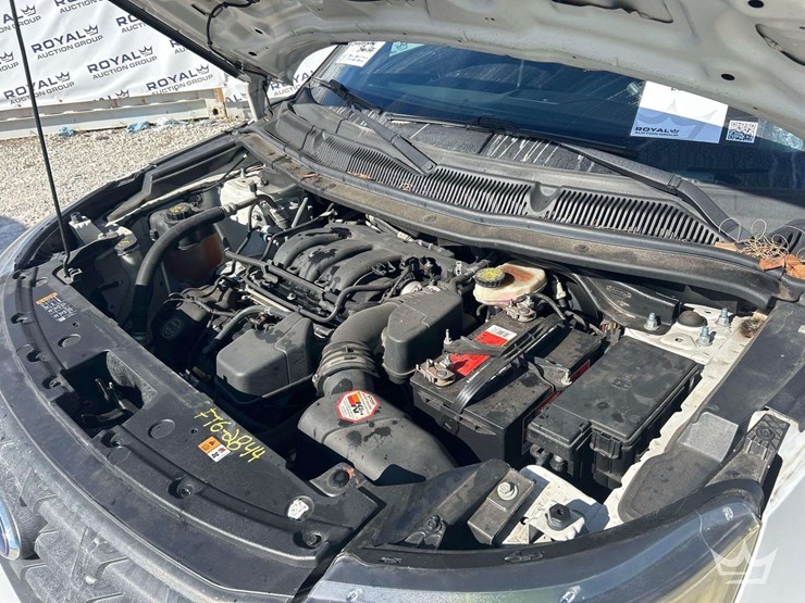 2016-ford-explorer-image-7