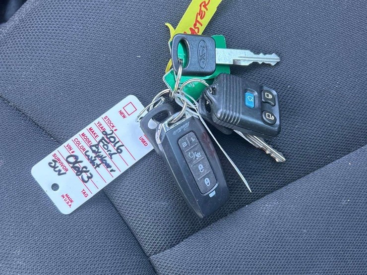 2016-ford-explorer-image-22