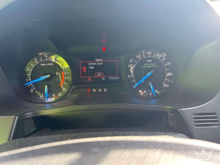 2016-ford-explorer-image-12