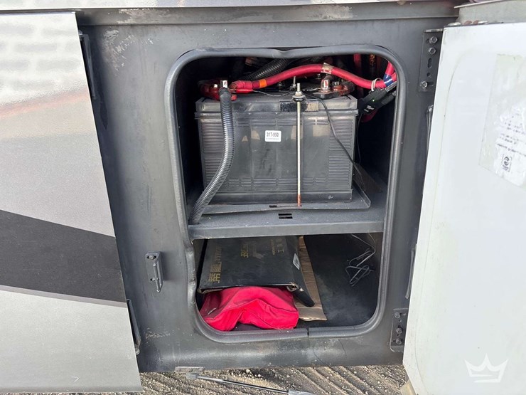 2018-freightliner-thor-venetian-400xcr-a40-41ft.-class-a-motorhome-image-15