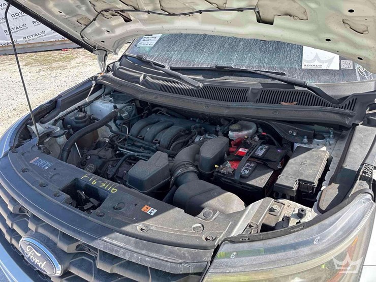 2016-ford-explorer-image-9